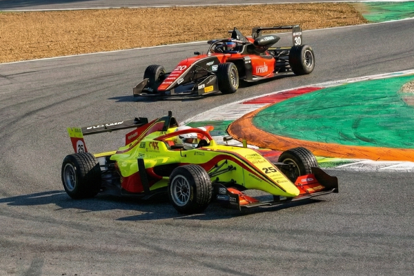 Formula 3 T318 Alfa Romeo