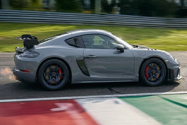 Porsche 718 Cayman GT4 RS