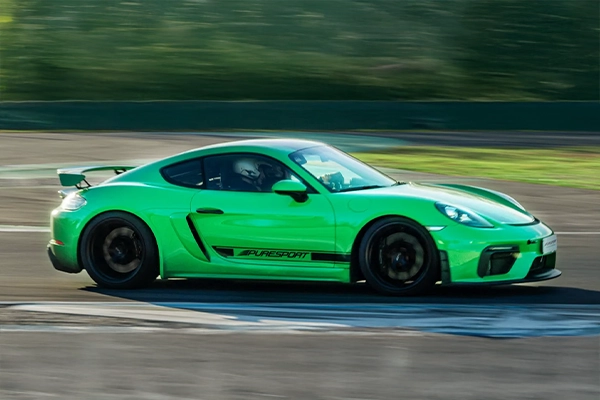 Porsche 718 Cayman GT4